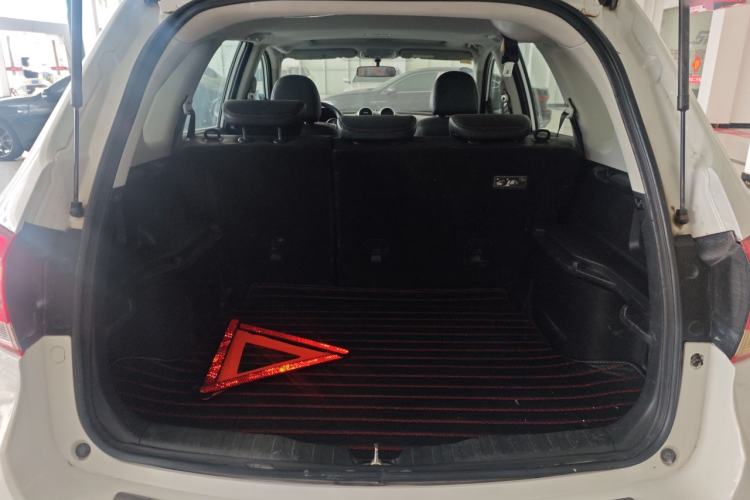 Used Haval H6 2016 Upgraded Model 1.5T Manual Two-Wheel Drive Elite Version Trunk