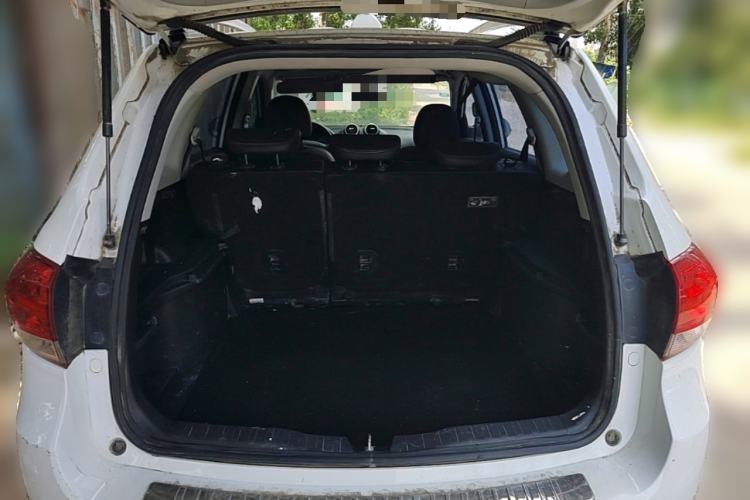 Used Haval H6 2016 Upgraded Model 1.5T Manual Two-Wheel Drive Elite Version Trunk