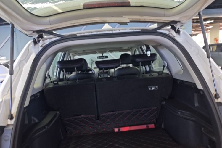 Used Haval H6 2016 Upgraded Model 1.5T Manual Two-Wheel Drive Elite Version Trunk