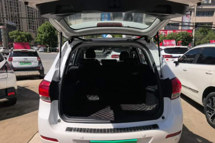 Used Haval H6 2016 Upgraded Model 1.5T Manual Two-Wheel Drive Elite Version Trunk