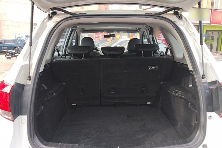 Used Haval H6 2016 Upgraded Model 1.5T Manual Two-Wheel Drive Elite Version Trunk