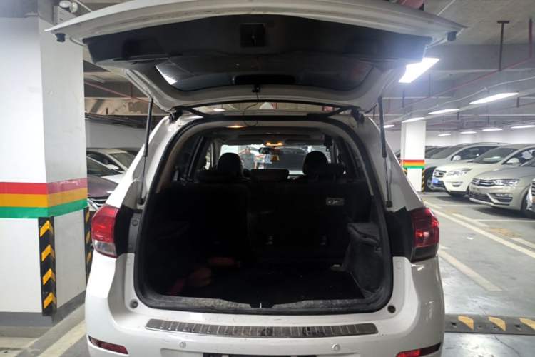 Used Haval H6 2016 Upgraded Model 1.5T Automatic Two-Wheel Drive Elite Version Trunk
