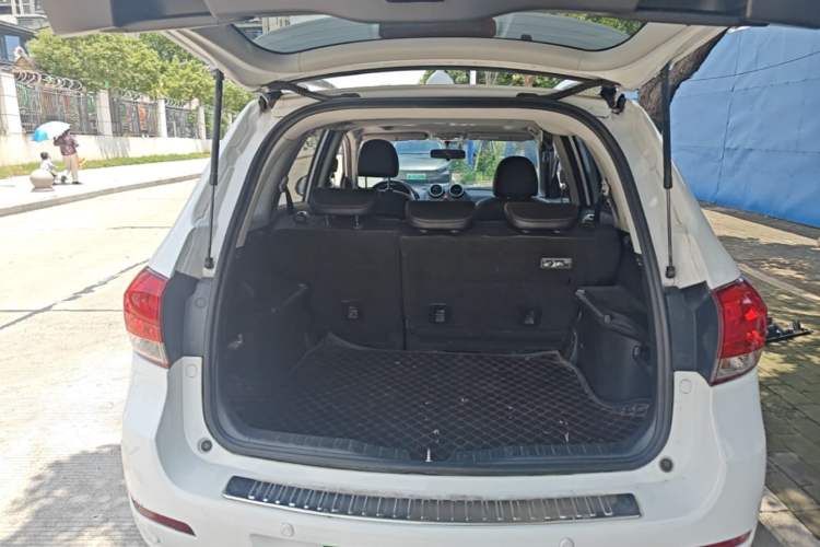 Used Haval H6 2016 Upgraded Model 1.5T Manual Two-Wheel Drive Urban Version Trunk