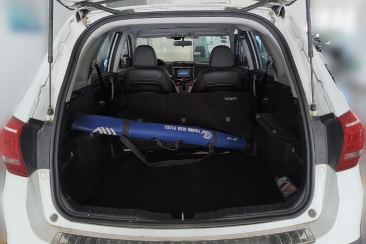 Used Haval H6 2016 Upgraded Model 1.5T Automatic Two-Wheel Drive Elite Version Trunk