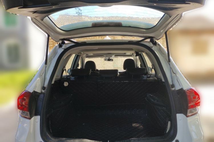 Used Haval H6 2016 Upgraded Model 1.5T Automatic Two-Wheel Drive Elite Version Trunk