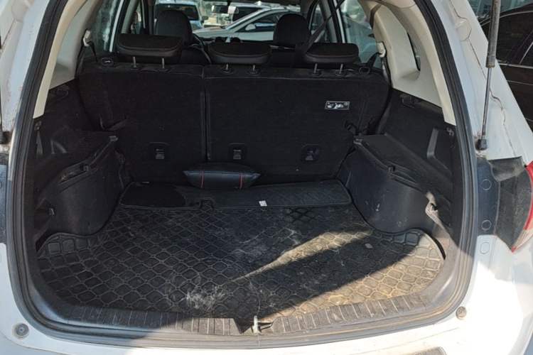 Used Haval H6 2016 Upgraded Model 1.5T Manual Two-Wheel Drive Elite Version Trunk