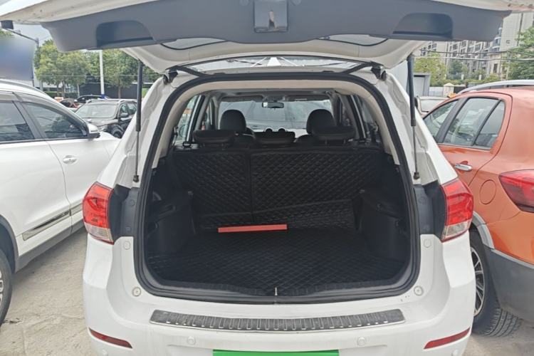 Used Haval H6 2016 Upgraded Model 1.5T Manual Two-Wheel Drive Urban Version Trunk