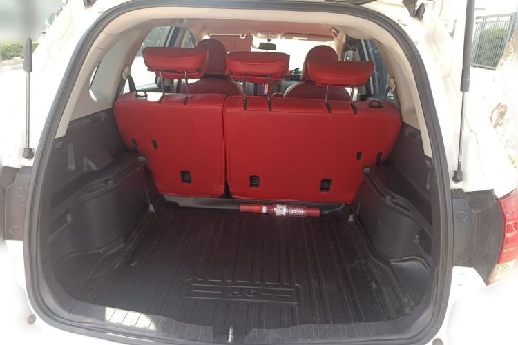 Used Haval H6 2016 Upgraded Model 1.5T Manual Two-Wheel Drive Value Edition Trunk