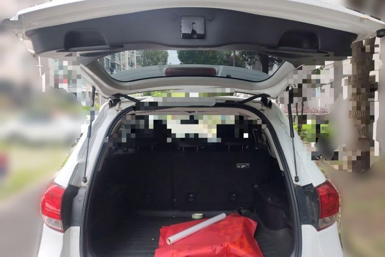 Used Haval H6 2016 Upgraded Model 1.5T Automatic Two-Wheel Drive Elite Version Trunk
