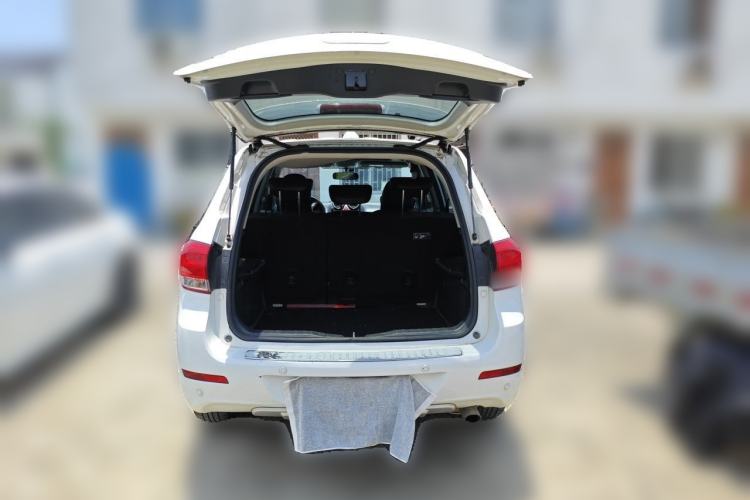 Used Haval H6 2016 Upgraded Model 1.5T Automatic Two-Wheel Drive Elite Version Trunk