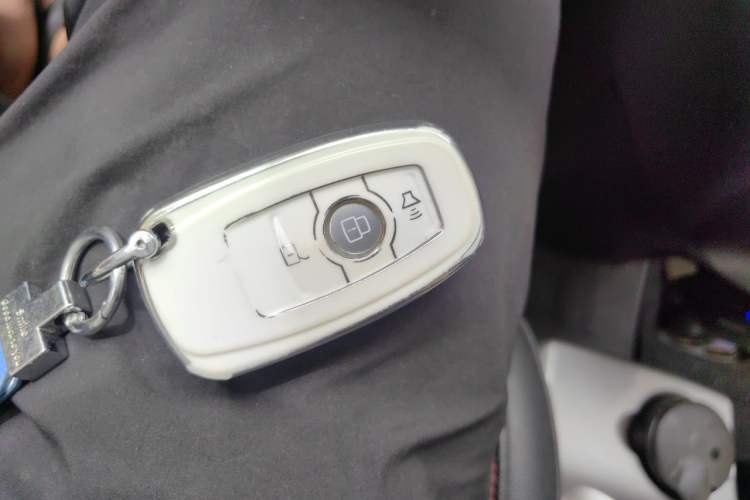 Used Haval H6 2016 Upgraded Model 1.5T Automatic Two-Wheel Drive Elite Version Vehicle Key