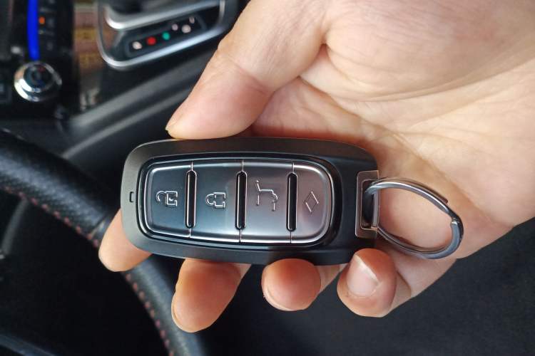 Used Haval H6 2016 Upgraded Model 1.5T Automatic Two-Wheel Drive Elite Version Vehicle Key