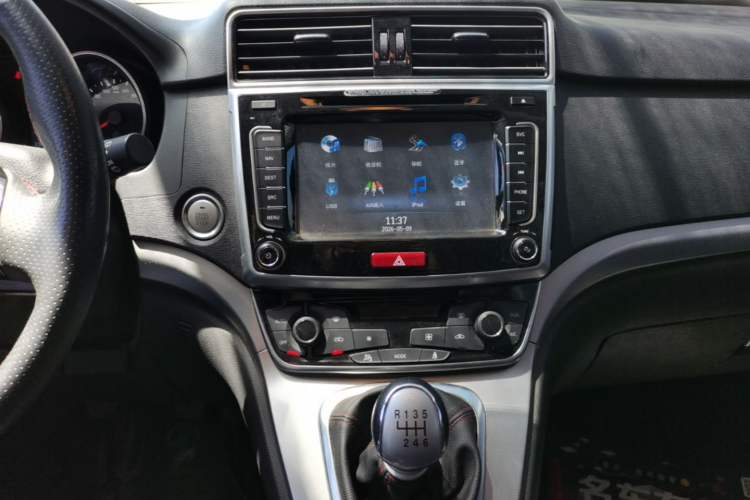 Used Haval H6 2017 Blue Label Sport Edition 1.5T Manual Two-Wheel Drive Elite Model Audio And AC Panel