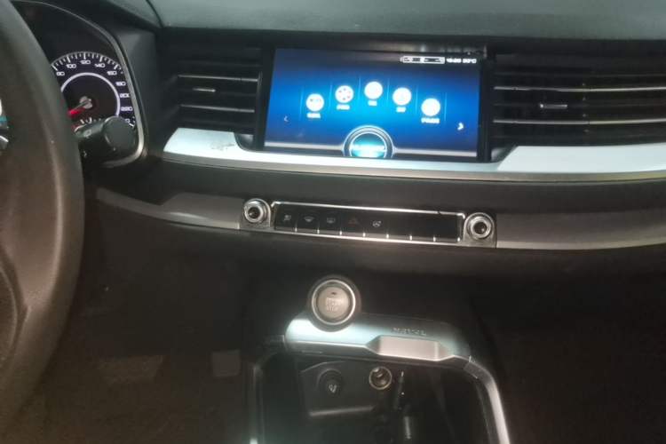 Used Haval H6 2017 Blue Label 2.0T Automatic Two-Wheel Drive Smart Edition Audio And AC Panel