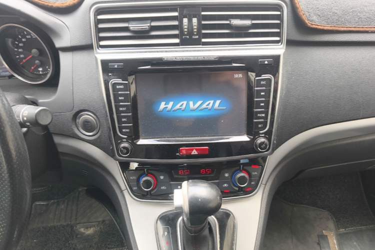 Used Haval H6 2017 Red-Label Sport Edition 1.5T Automatic Two-Wheel Drive Luxury Model Audio And AC Panel