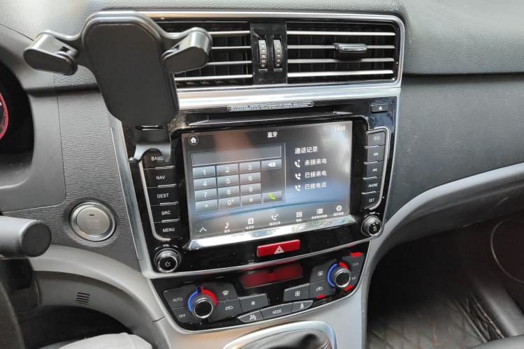 Used Haval H6 2017 Blue Label Sport Edition 1.5T Manual Two-Wheel Drive Elite Model Audio And AC Panel
