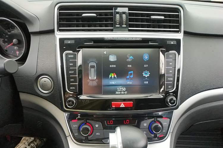 Used Haval H6 2017 Red-Label Sport Edition 1.5T Automatic Two-Wheel Drive Luxury Model Audio And AC Panel