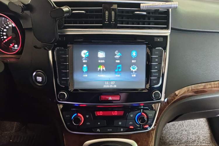 Used Haval H6 2017 Red-Label Sport Edition 1.5T Manual Two-Wheel Drive Elite Model Audio And AC Panel