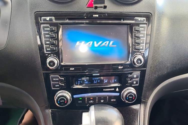 Used Haval H6 2017 Classic Edition 1.5T Automatic Two-Wheel Drive Elite Model Audio And AC Panel