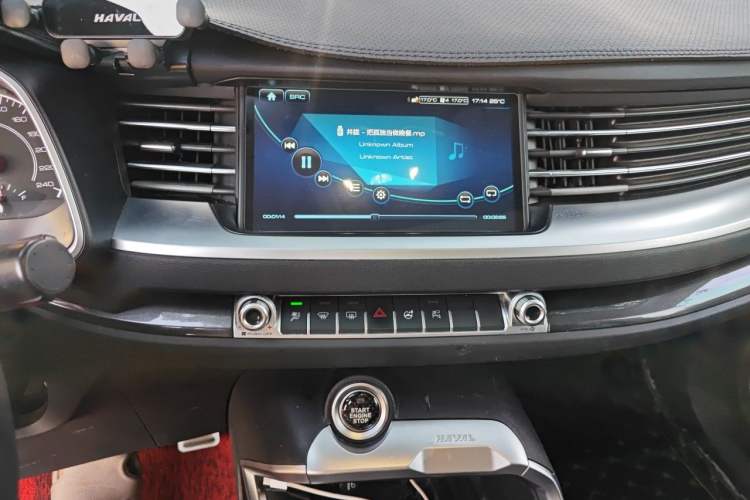 Used Haval H6 2017 Blue Label 1.5T Automatic Two-Wheel Drive ZhiShang Model Audio And AC Panel