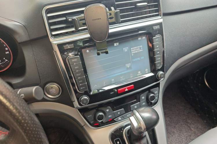 Used Haval H6 2017 Red-Label Sport Edition 1.5T Automatic Two-Wheel Drive Luxury Model Audio And AC Panel