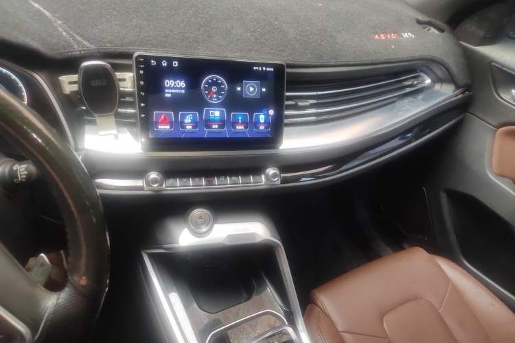 Used Haval H6 2017 Blue Label 2.0T Automatic Two-Wheel Drive Leading Model Audio And AC Panel