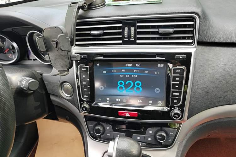 Used Haval H6 2017 Restyled Red-Label Sport Version 1.5T Automatic Two-Wheel Drive Luxury Trim Audio And AC Panel