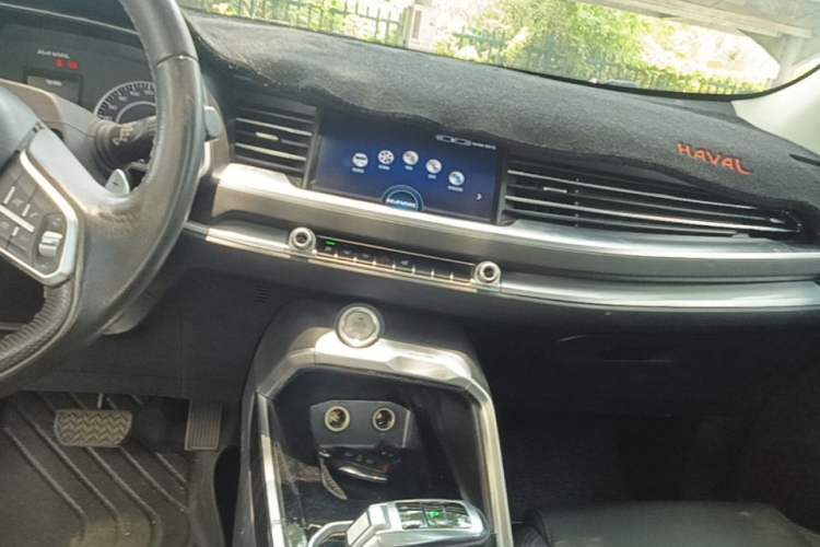 Used Haval H6 2017 Blue Label 2.0T Automatic Two-Wheel Drive Smart Edition Audio And AC Panel