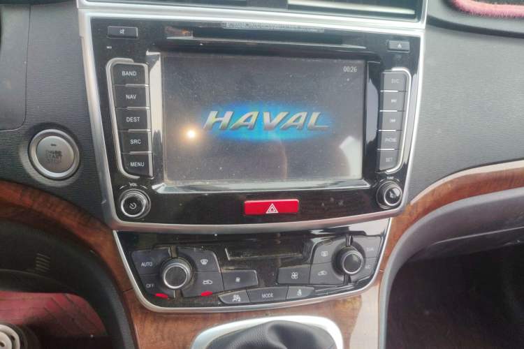 Used Haval H6 2017 Red-Label Sport Edition 1.5T Manual Two-Wheel Drive Elite Model Audio And AC Panel