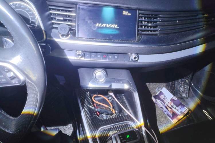Used Haval H6 2017 Red Label 2.0T Automatic Two-Wheel Drive ZhiShang Model Audio And AC Panel