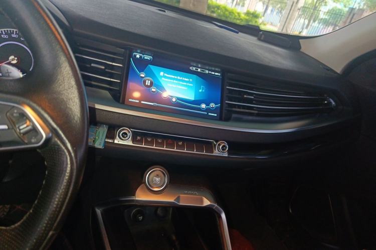 Used Haval H6 2017 Red-Label 1.5T Automatic Two-Wheel Drive Luxury Model Audio And AC Panel
