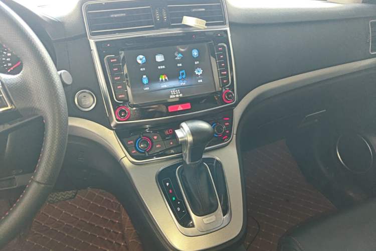 Used Haval H6 2017 Restyled Red-Label Sport Version 1.5T Automatic Two-Wheel Drive Luxury Trim Audio And AC Panel