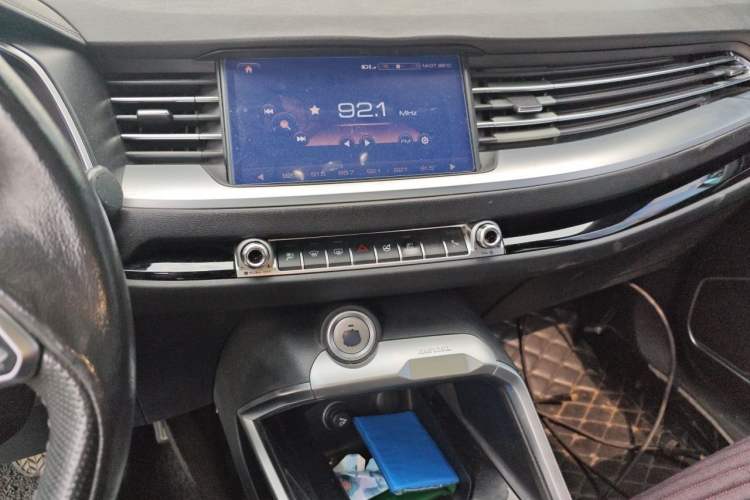 Used Haval H6 2017 Blue Label 2.0T Automatic Two-Wheel Drive Leading Model Audio And AC Panel