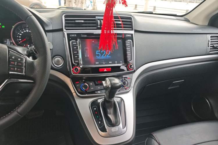 Used Haval H6 2017 Red-Label Sport Edition 1.5T Automatic Two-Wheel Drive Luxury Model Audio And AC Panel