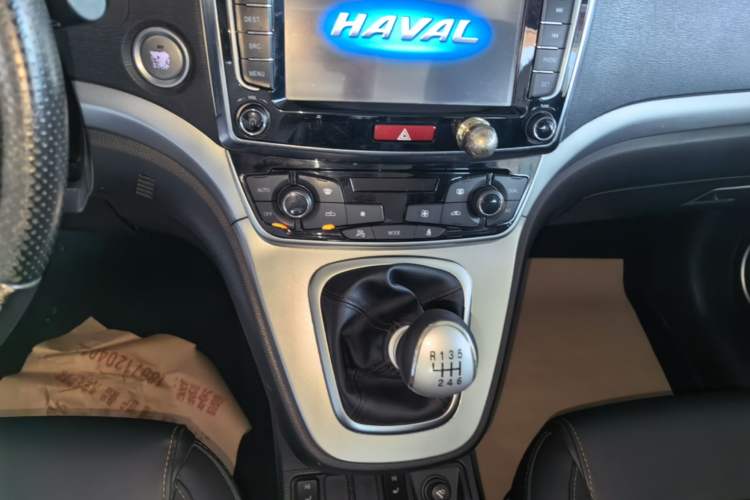 Used Haval H6 2017 Blue Label Sport Edition 1.5T Manual Two-Wheel Drive Elite Model Audio And AC Panel