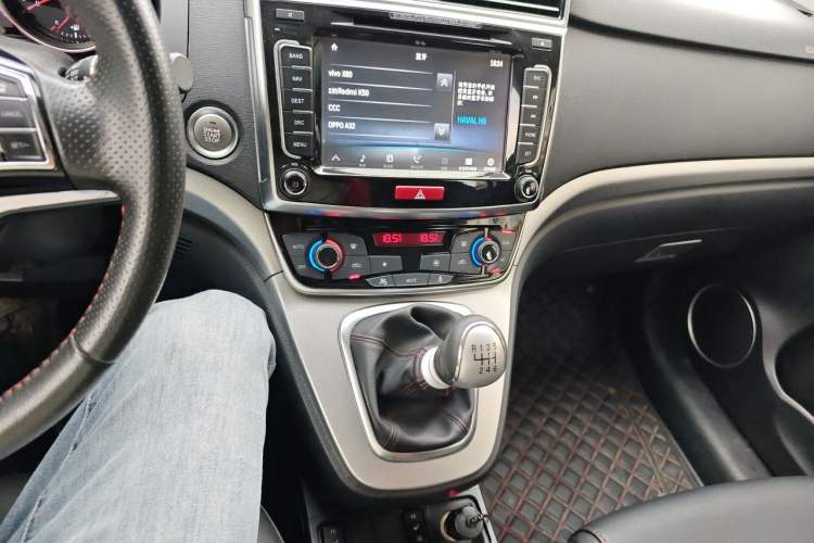 Used Haval H6 2017 Blue Label Sport Edition 1.5T Manual Two-Wheel Drive Elite Model Audio And AC Panel