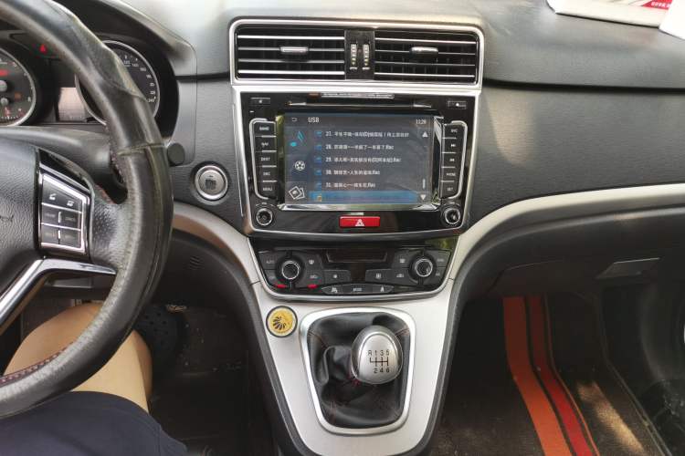 Used Haval H6 2017 Blue Label Sport Edition 1.5T Manual Two-Wheel Drive Elite Model Audio And AC Panel