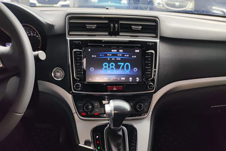 Used Haval H6 2017 Blue Label Sport Edition 1.5T Automatic Two-Wheel Drive Luxury Model Audio And AC Panel