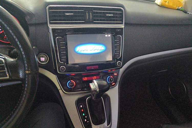 Used Haval H6 2017 Red-Label Sport Edition 1.5T Automatic Two-Wheel Drive Luxury Model Audio And AC Panel