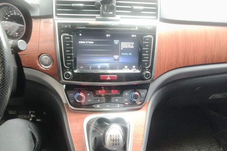 Used Haval H6 2017 Blue Label Sport Edition 1.5T Manual Two-Wheel Drive Elite Model Audio And AC Panel