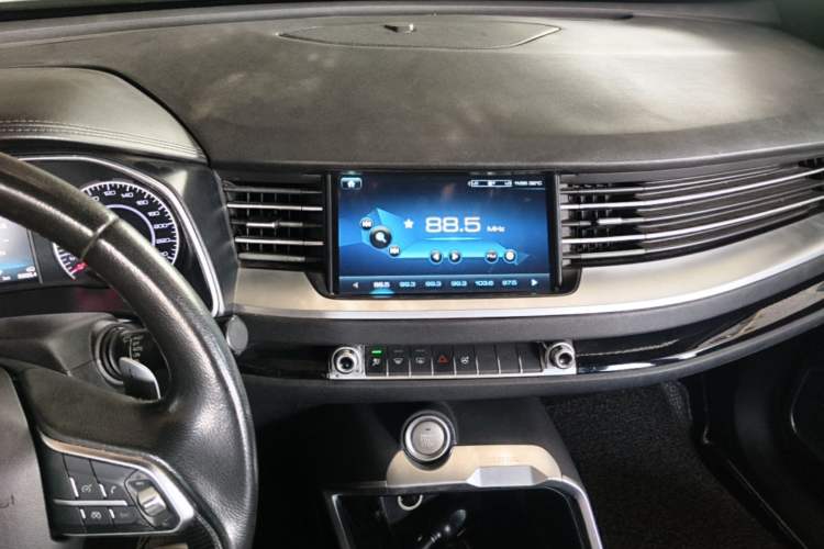 Used Haval H6 2017 Blue Label 2.0T Automatic Two-Wheel Drive Smart Edition Audio And AC Panel