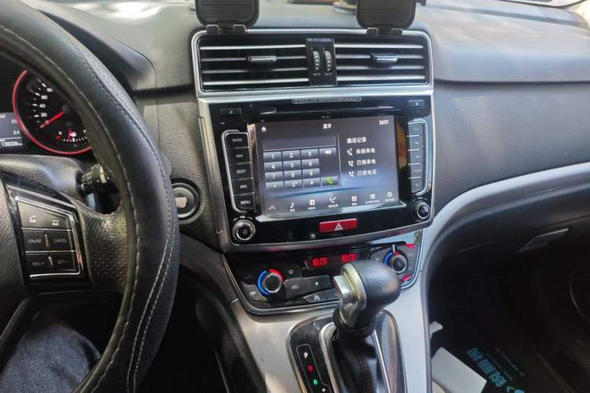 Used Haval H6 2017 Blue Label Sport Edition 1.5T Automatic Two-Wheel Drive Luxury Model Audio And AC Panel