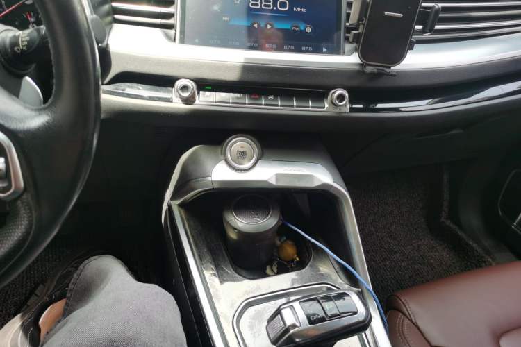 Used Haval H6 2017 Blue Label 2.0T Automatic Two-Wheel Drive Smart Edition Audio And AC Panel
