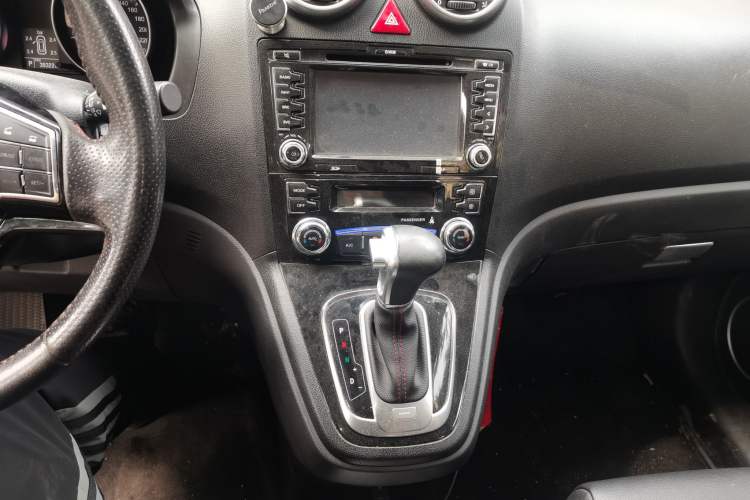Used Haval H6 2017 Classic Edition 1.5T Automatic Two-Wheel Drive Elite Model Audio And AC Panel