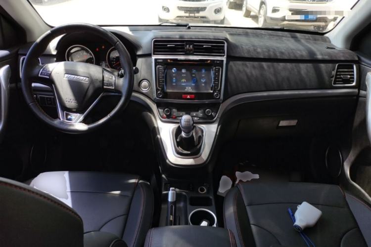 Used Haval H6 2017 Blue Label Sport Edition 1.5T Manual Two-Wheel Drive Elite Model Center Console