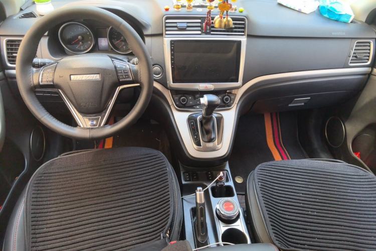 Used Haval H6 2017 Blue Label Sport Edition 1.5T Automatic Two-Wheel Drive Luxury Model Center Console