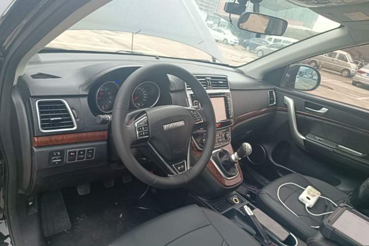 Used Haval H6 2017 Red-Label Sport Edition 1.5T Manual Two-Wheel Drive Elite Model Center Console
