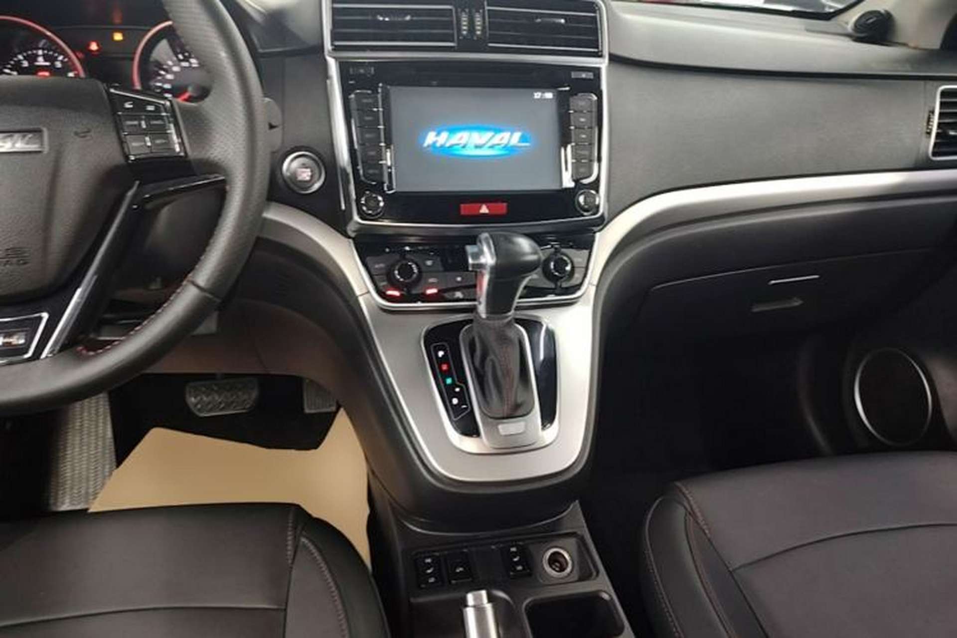 Used Haval H6 2017 Red-Label Sport Edition 1.5T Automatic Two-Wheel Drive Luxury Model Center Console