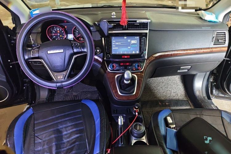 Used Haval H6 2017 Red-Label Sport Edition 1.5T Manual Two-Wheel Drive Elite Model Center Console