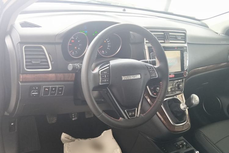 Used Haval H6 2017 Red-Label Sport Edition 1.5T Manual Two-Wheel Drive Elite Model Center Console